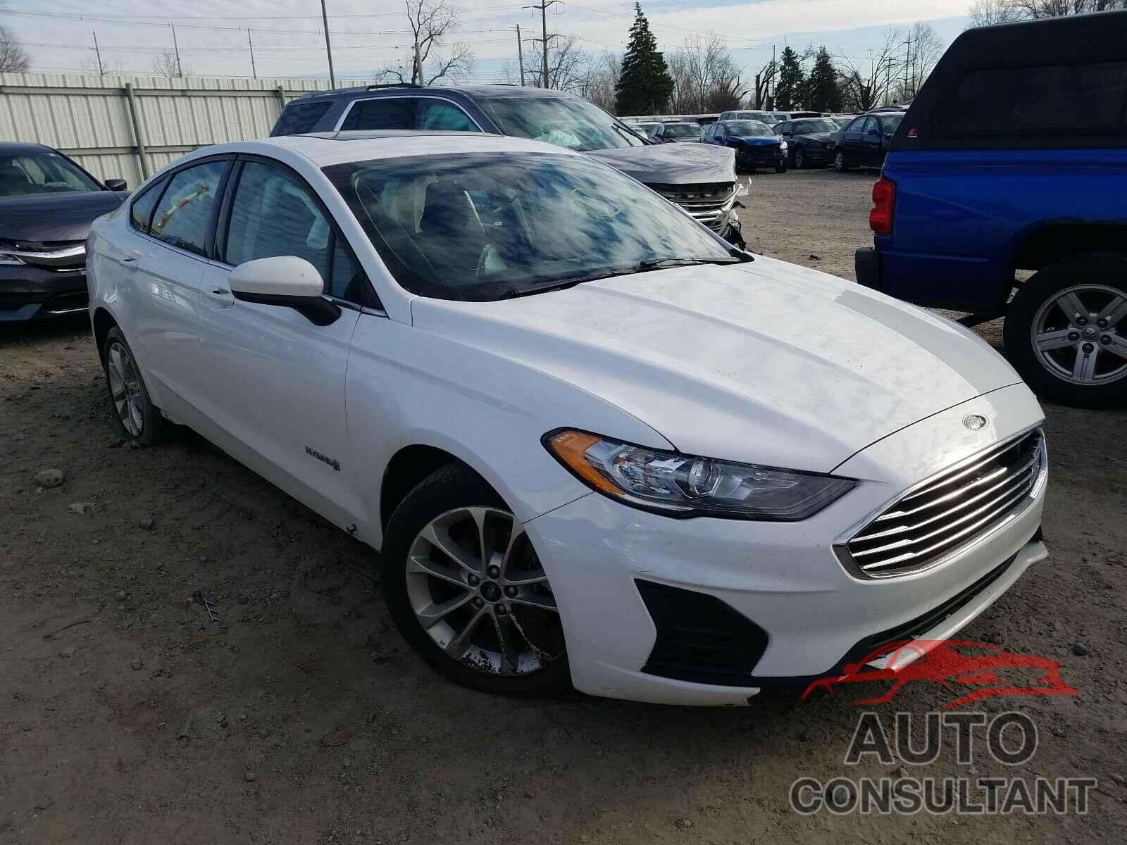 FORD FUSION 2019 - 3FA6P0LU4KR121546