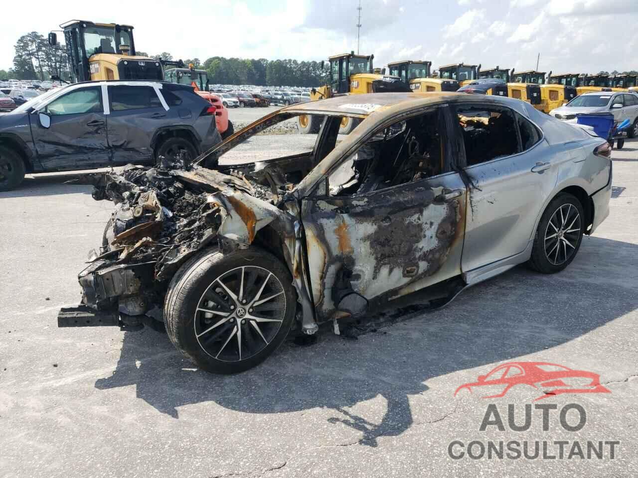 TOYOTA CAMRY 2024 - 4T1T11AKXRU867228