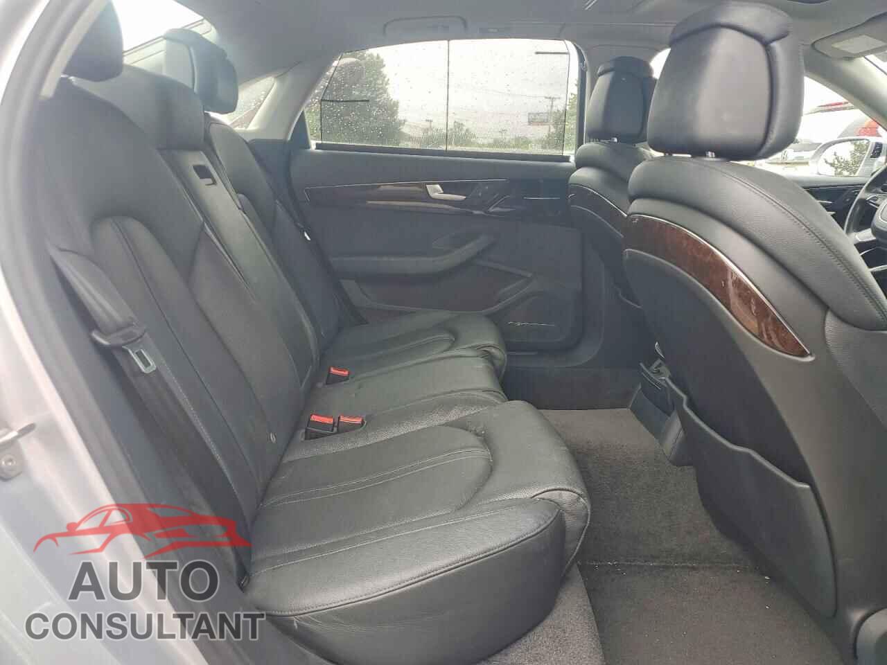 AUDI A8 2018 - WAU44AFD0JN000149