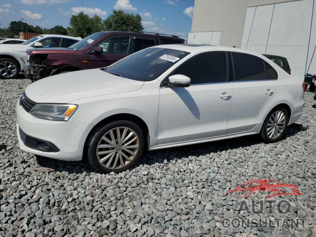 VOLKSWAGEN JETTA 2011 - 3VWLX7AJ2BM351398
