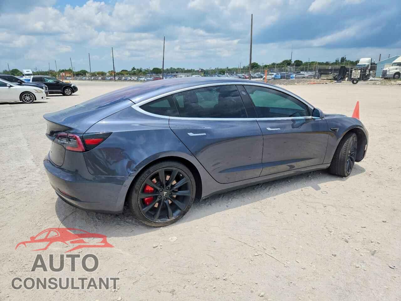 TESLA MODEL 3 2018 - 5YJ3E1EA1JF009525