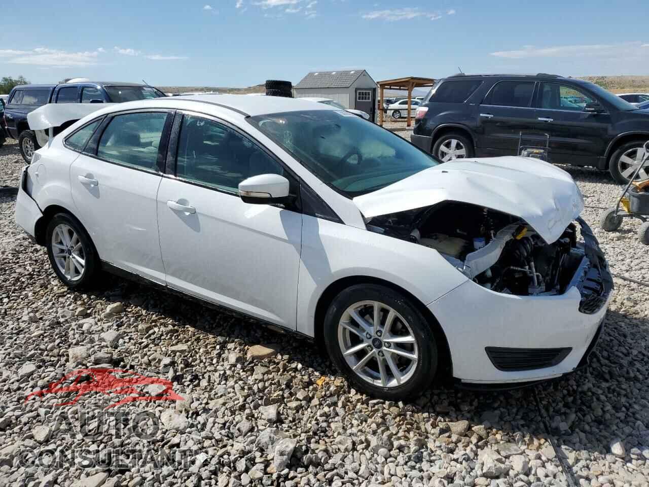 FORD FOCUS 2015 - 1FADP3F26FL348356