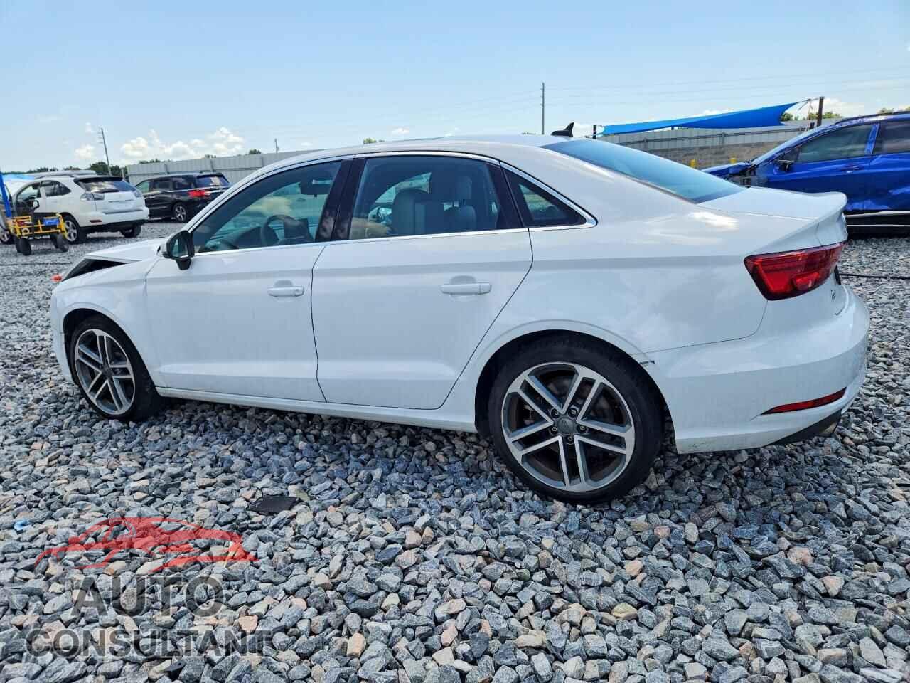AUDI A3 2019 - WAUBEGFF7KA125277