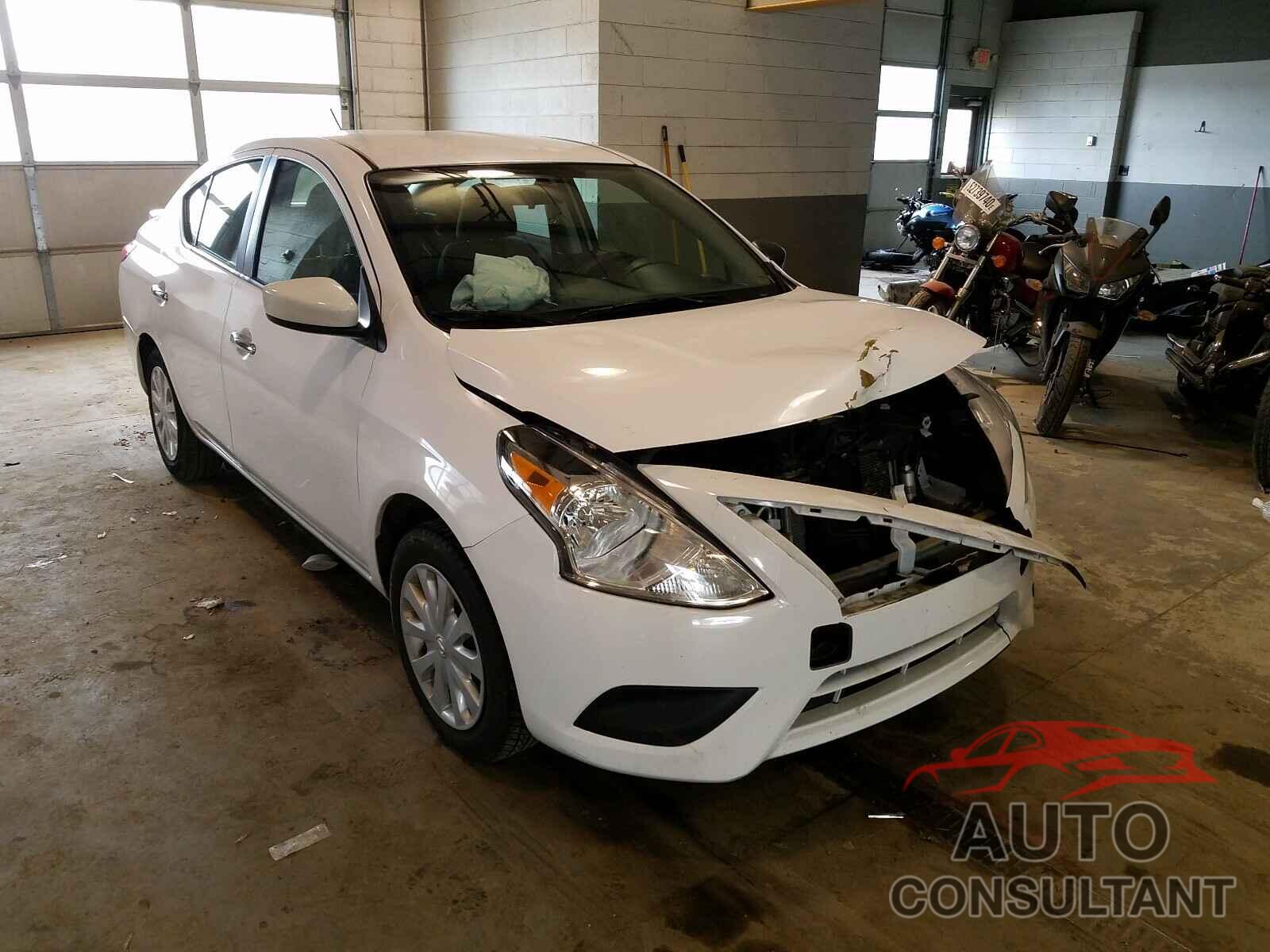 NISSAN VERSA 2018 - 3N1CN7AP6JL881913