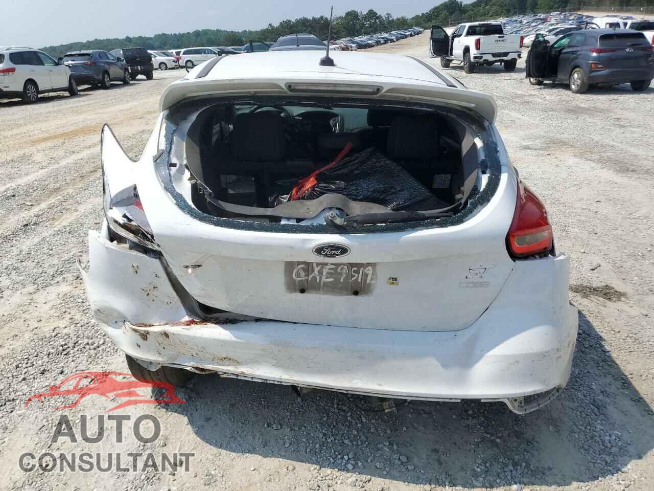 FORD FOCUS 2017 - 1FADP3L95HL320441