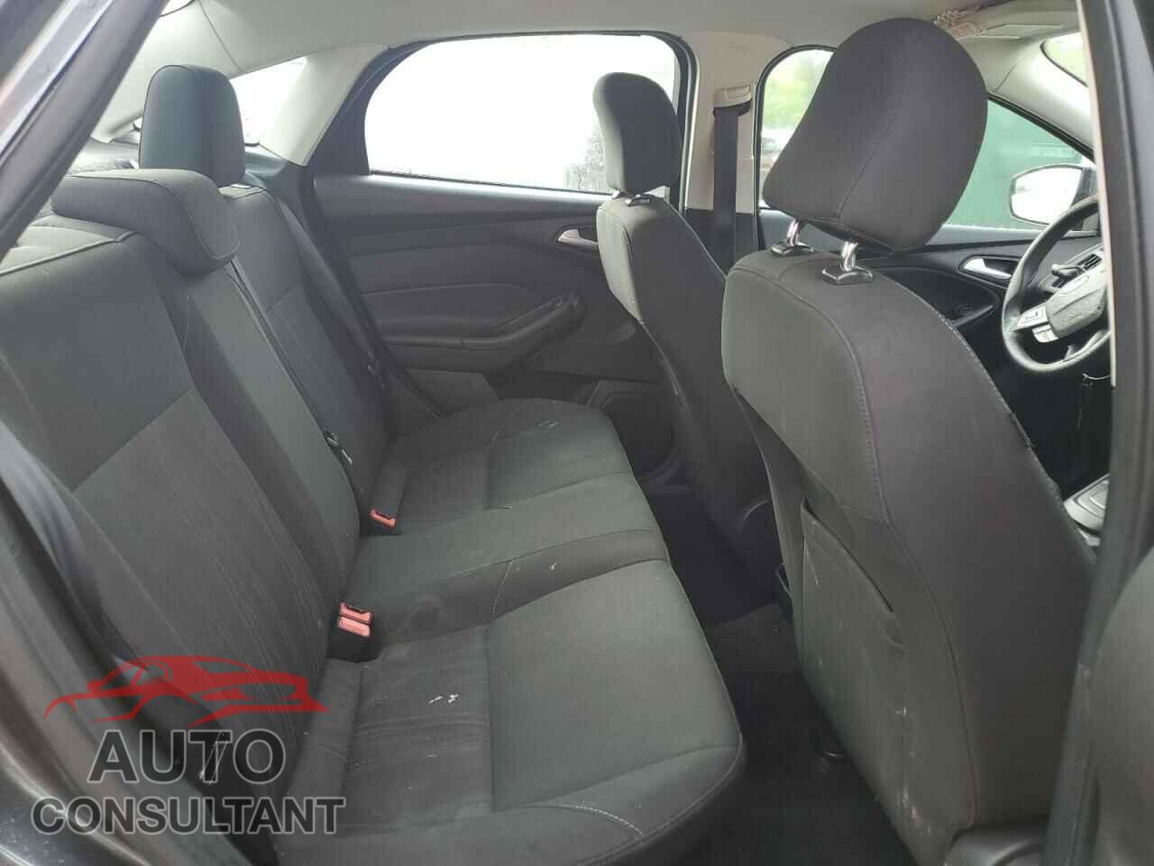 FORD FOCUS 2017 - 1FADP3F25HL228745