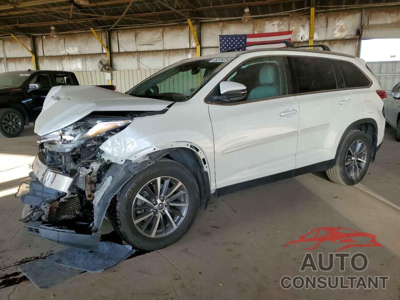 TOYOTA HIGHLANDER 2019 - 5TDJZRFH8KS723817