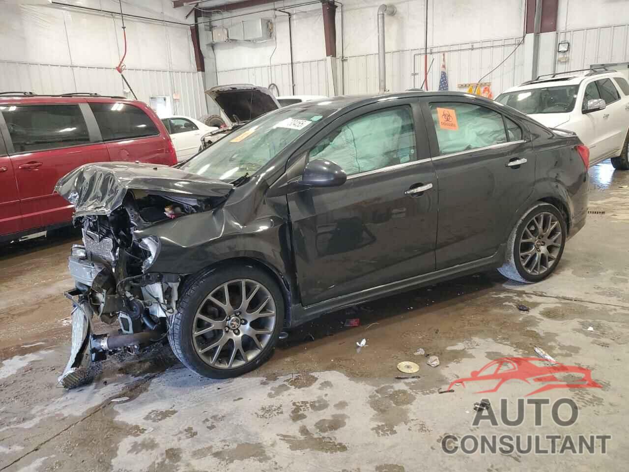 CHEVROLET SONIC 2015 - 1G1JE5SB4F4144212