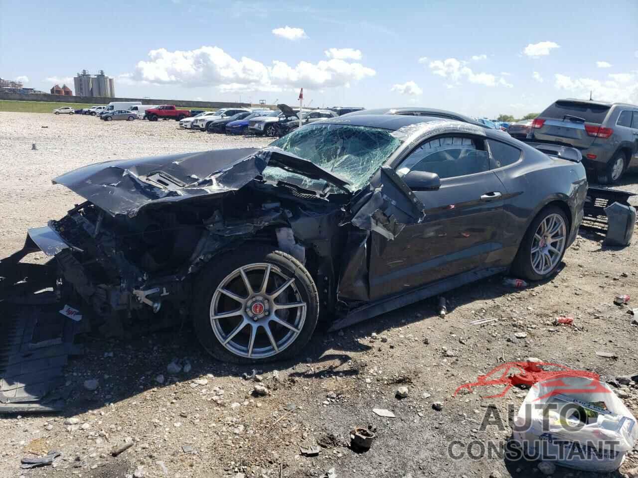FORD MUSTANG 2019 - 1FA6P8CF2K5104120