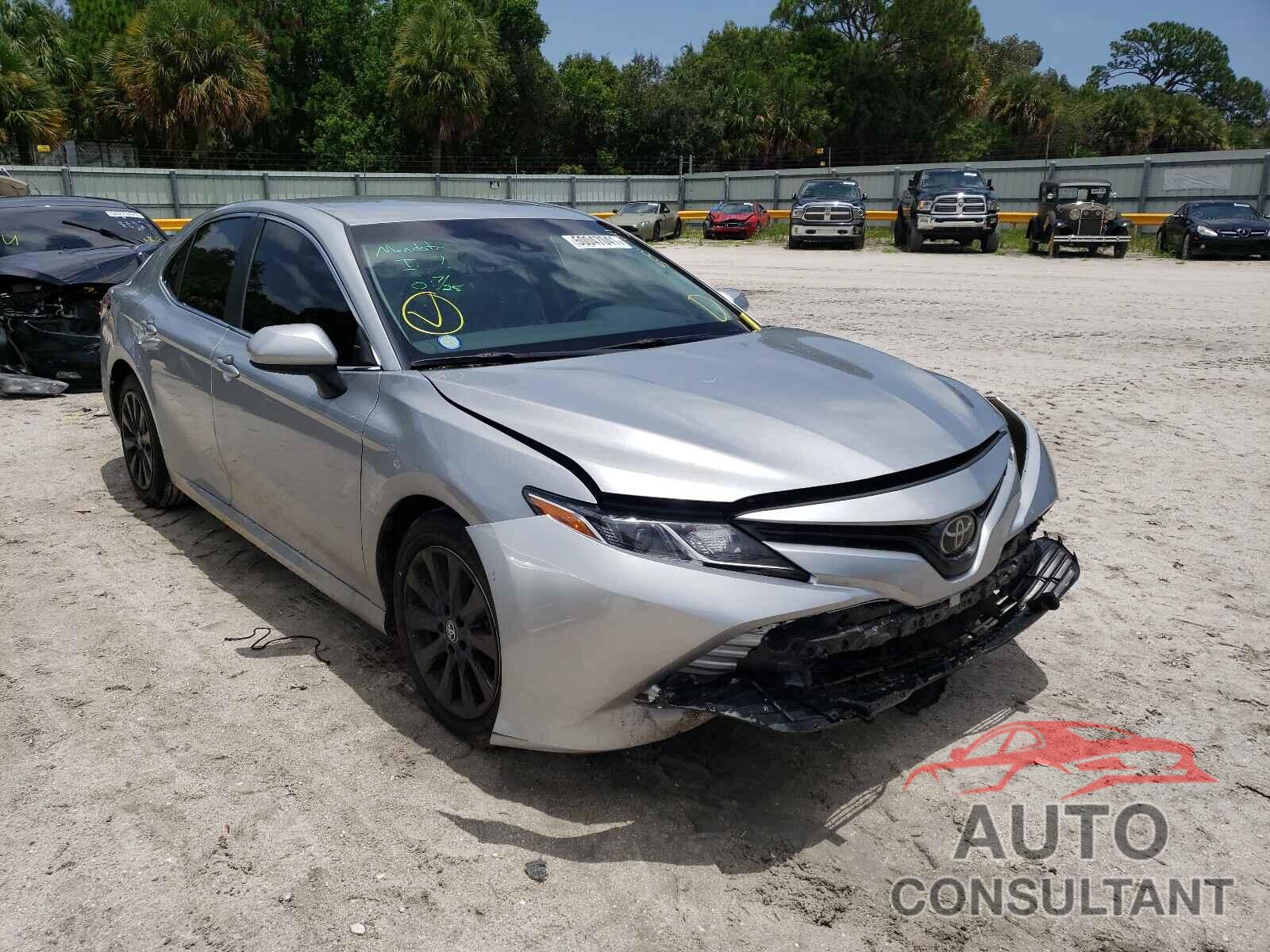 TOYOTA CAMRY 2018 - 4T1B11HK6JU661264