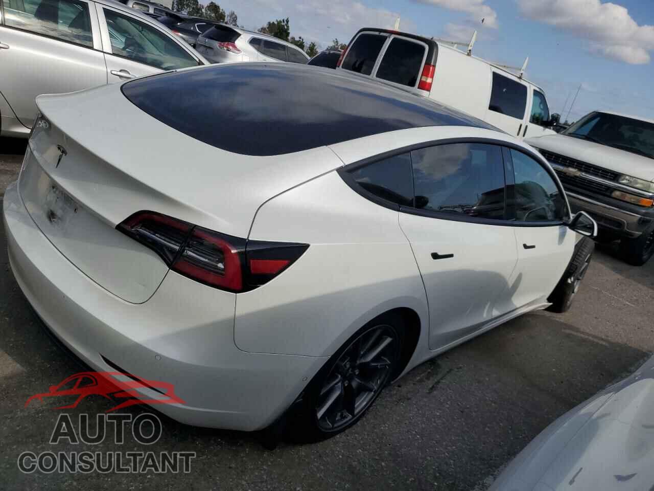 TESLA MODEL 3 2021 - 5YJ3E1EAXMF026974