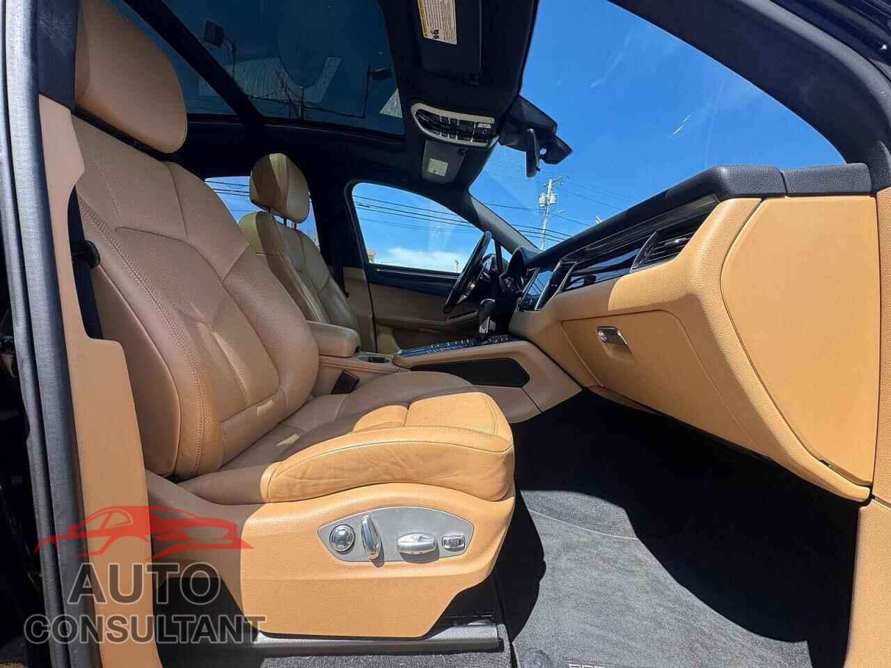 PORSCHE MACAN 2018 - WP1AA2A5XJLB02296
