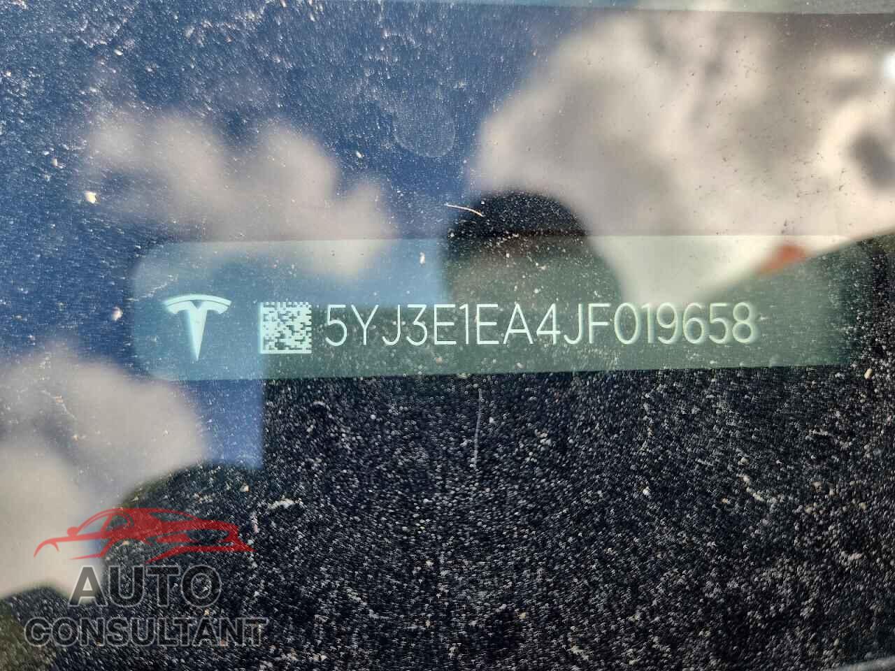 TESLA MODEL 3 2018 - 5YJ3E1EA4JF019658