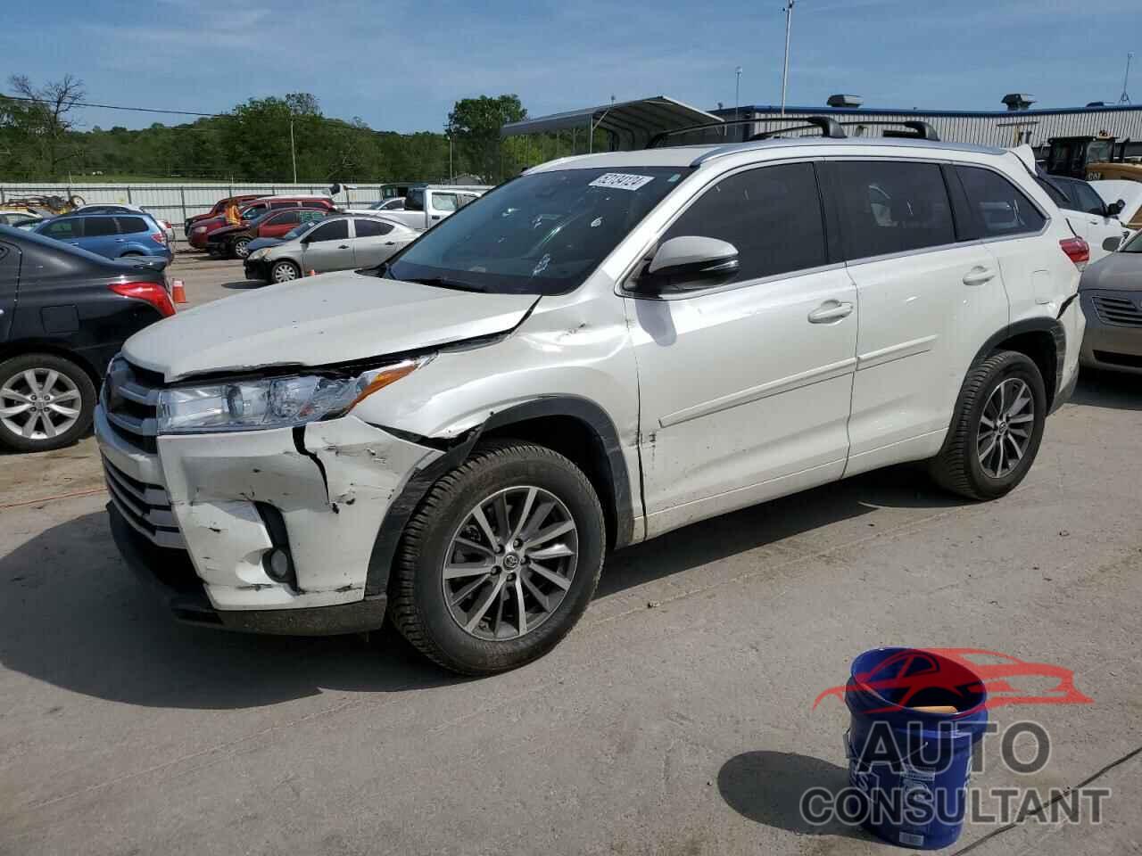 TOYOTA HIGHLANDER 2018 - 5TDKZRFH8JS539061