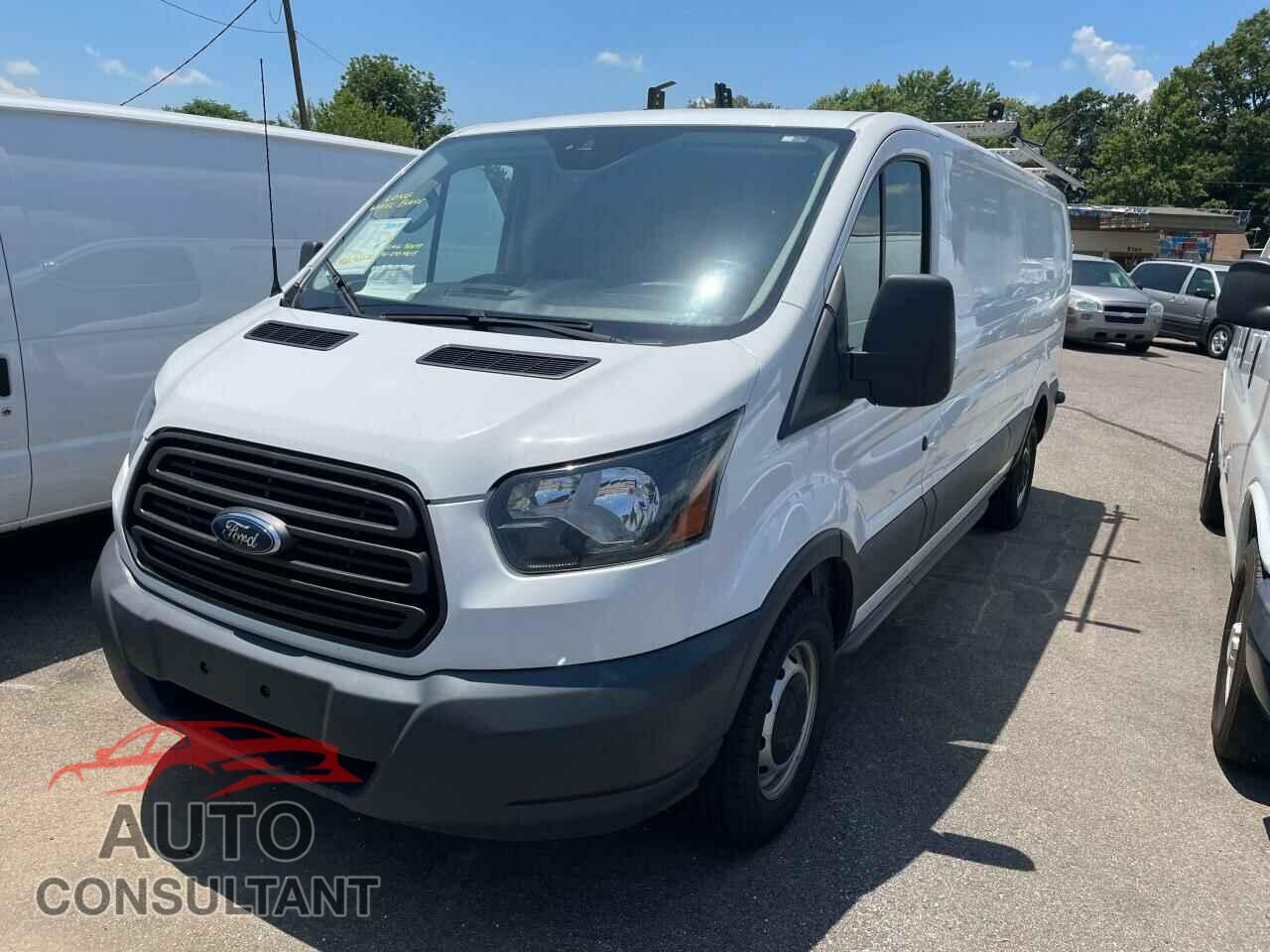 FORD TRANSIT CO 2017 - 1FTYE2YM1HKB55275