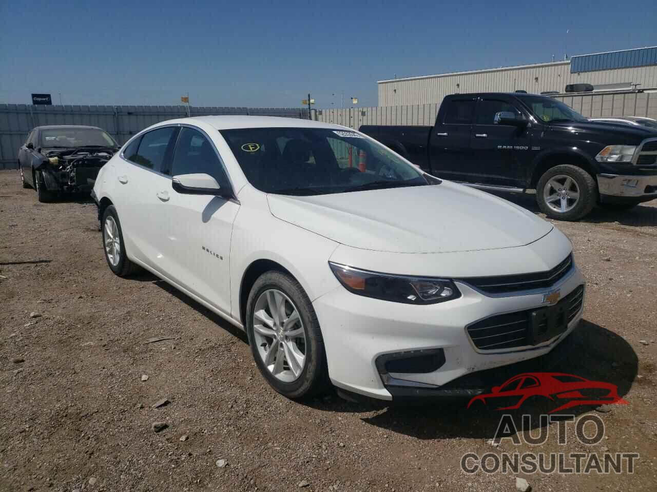 CHEVROLET MALIBU 2018 - 1G1ZD5ST1JF171010
