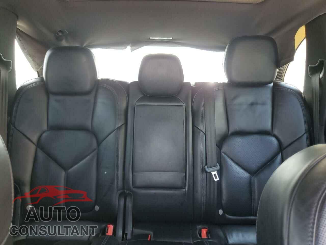 PORSCHE CAYENNE 2016 - WP1AA2A22GLA01641
