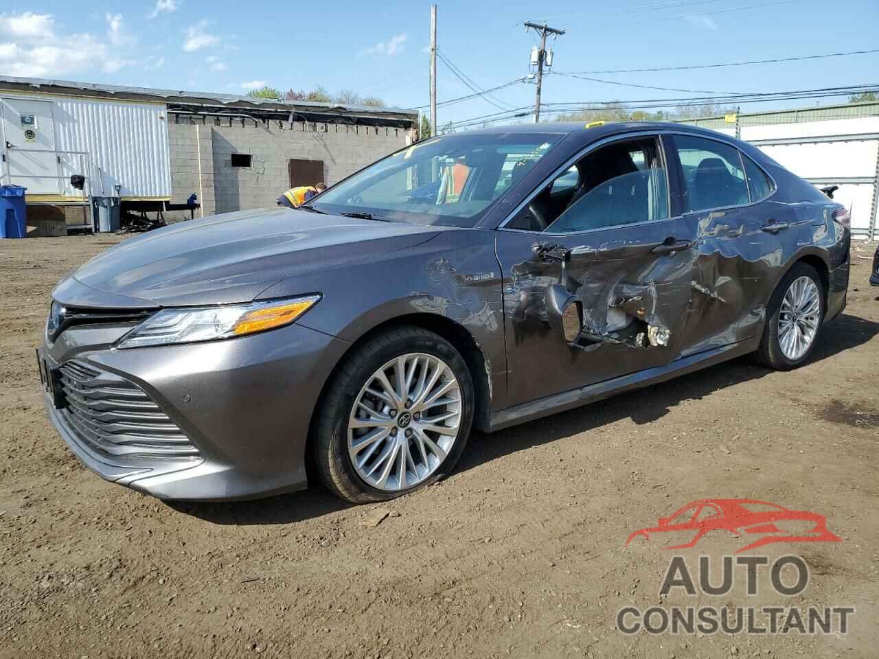 TOYOTA CAMRY 2018 - 4T1B21HK8JU008402