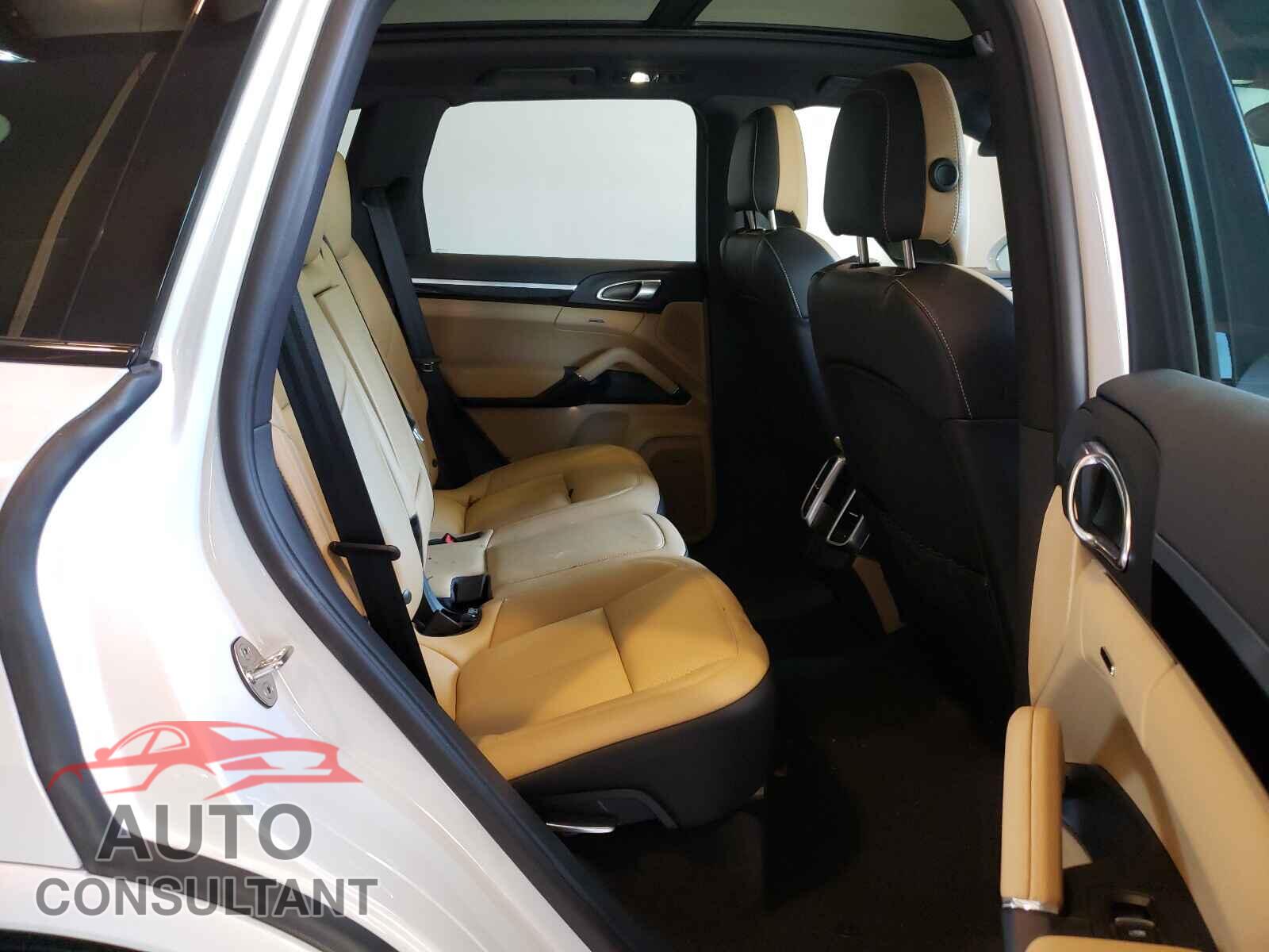 PORSCHE CAYENNE 2018 - WP1AA2A20JKA02249