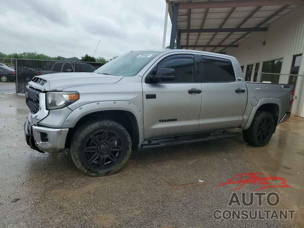 TOYOTA TUNDRA 2018 - 5TFDW5F13JX720544