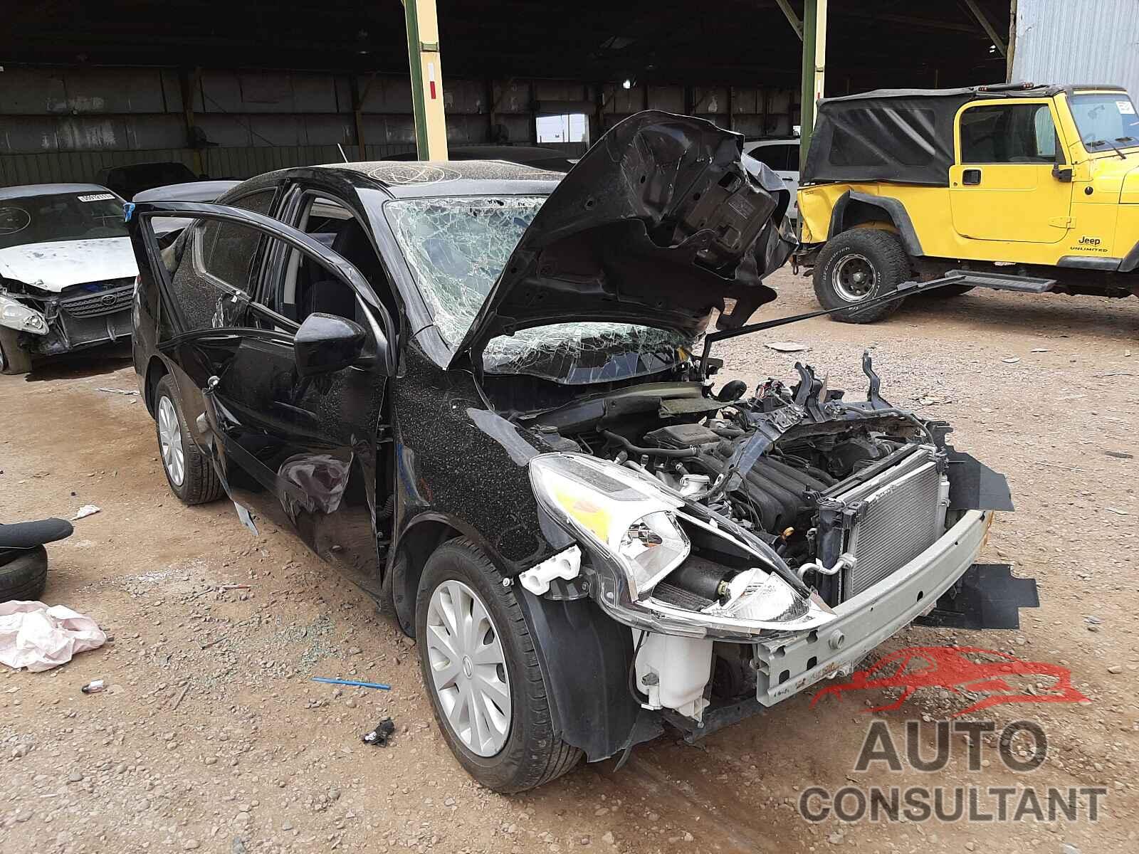NISSAN VERSA 2018 - 3N1CN7AP2JL881245