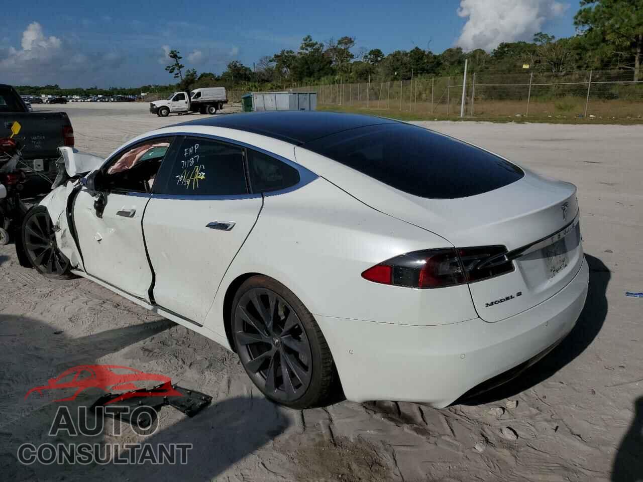 TESLA MODEL S 2018 - 5YJSA1E21JF242479
