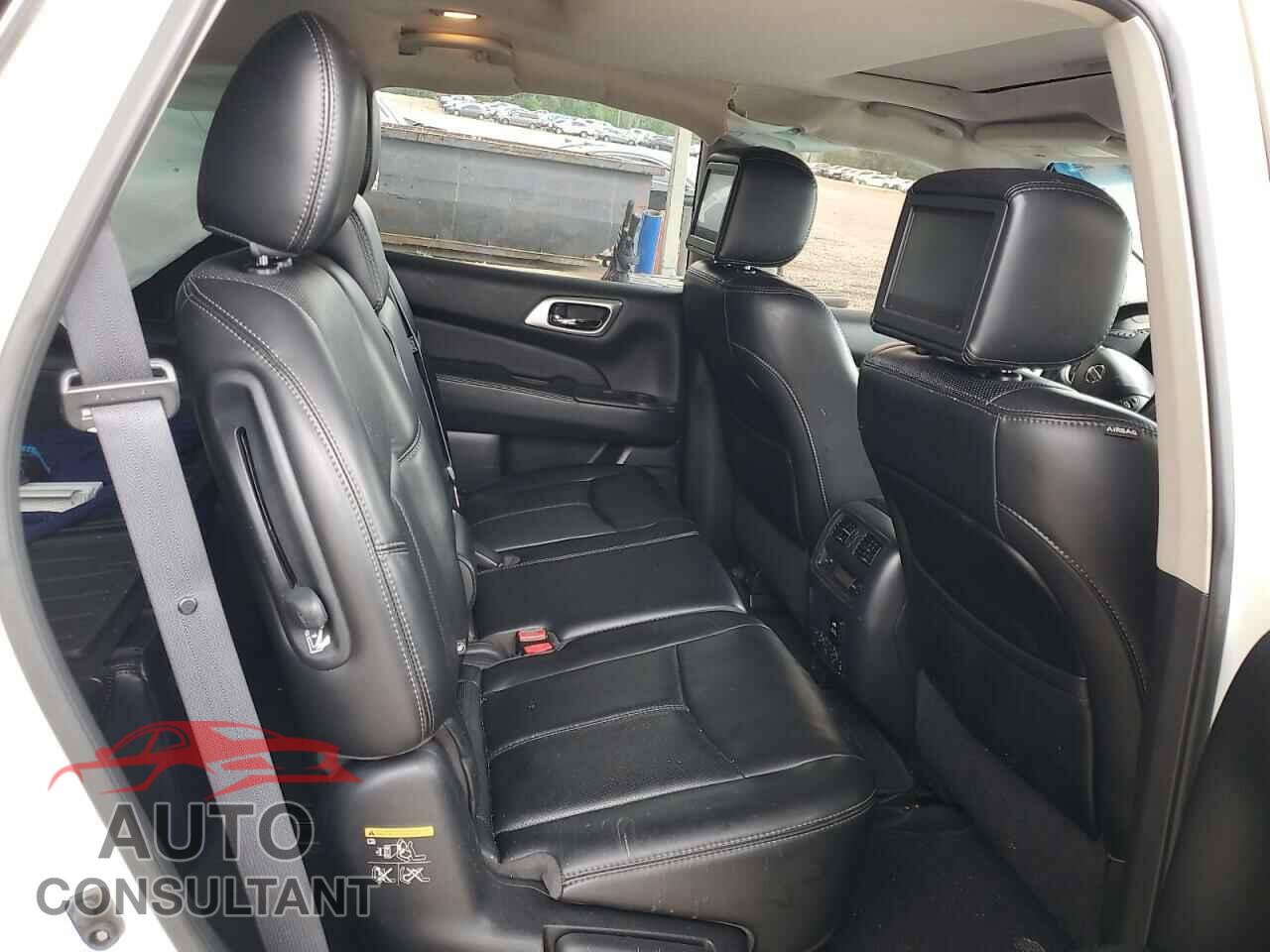 NISSAN PATHFINDER 2017 - 5N1DR2MM0HC661484