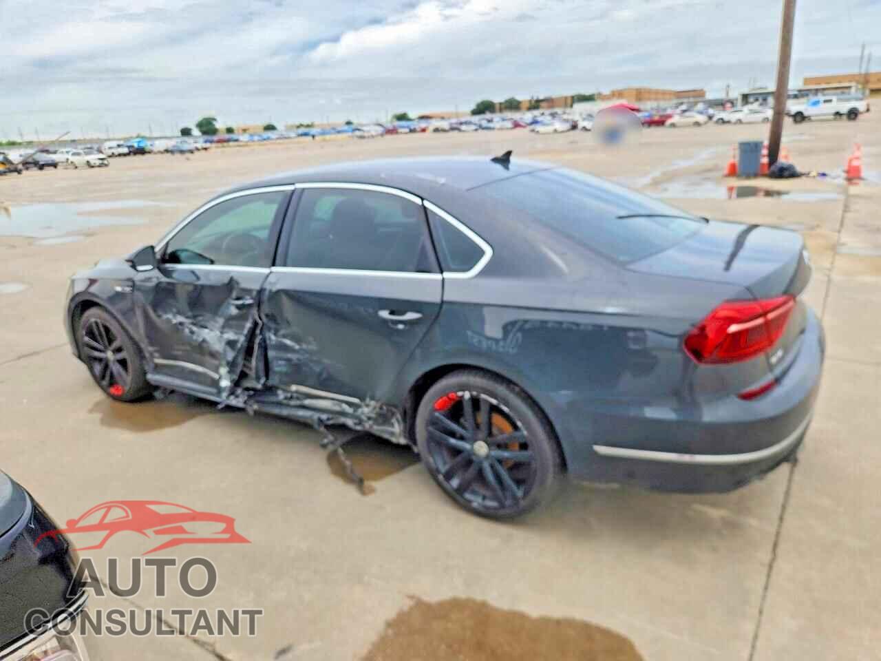 VOLKSWAGEN PASSAT 2017 - 1VWDT7A32HC052456