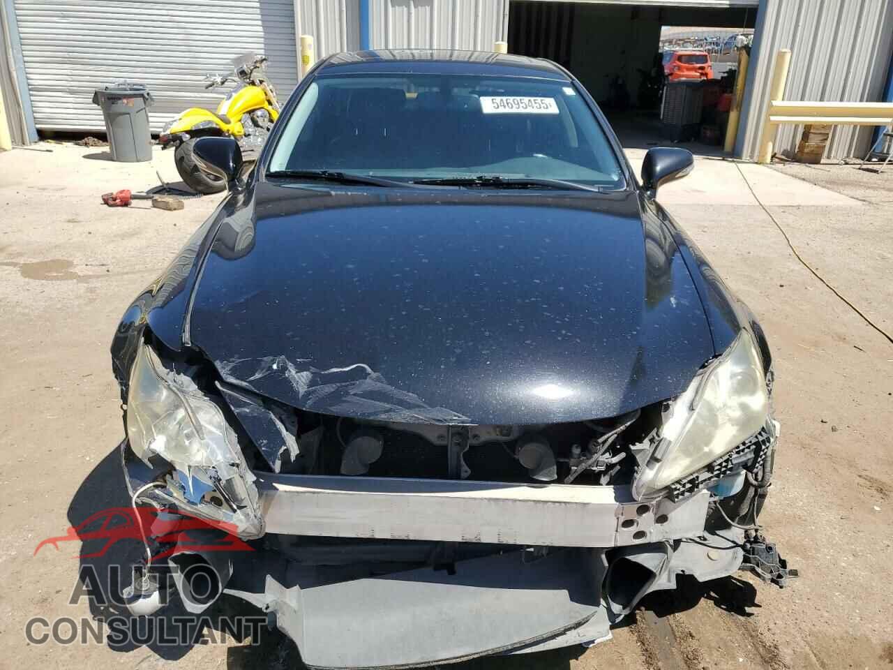 LEXUS IS 2011 - JTHBF5C20B5135047