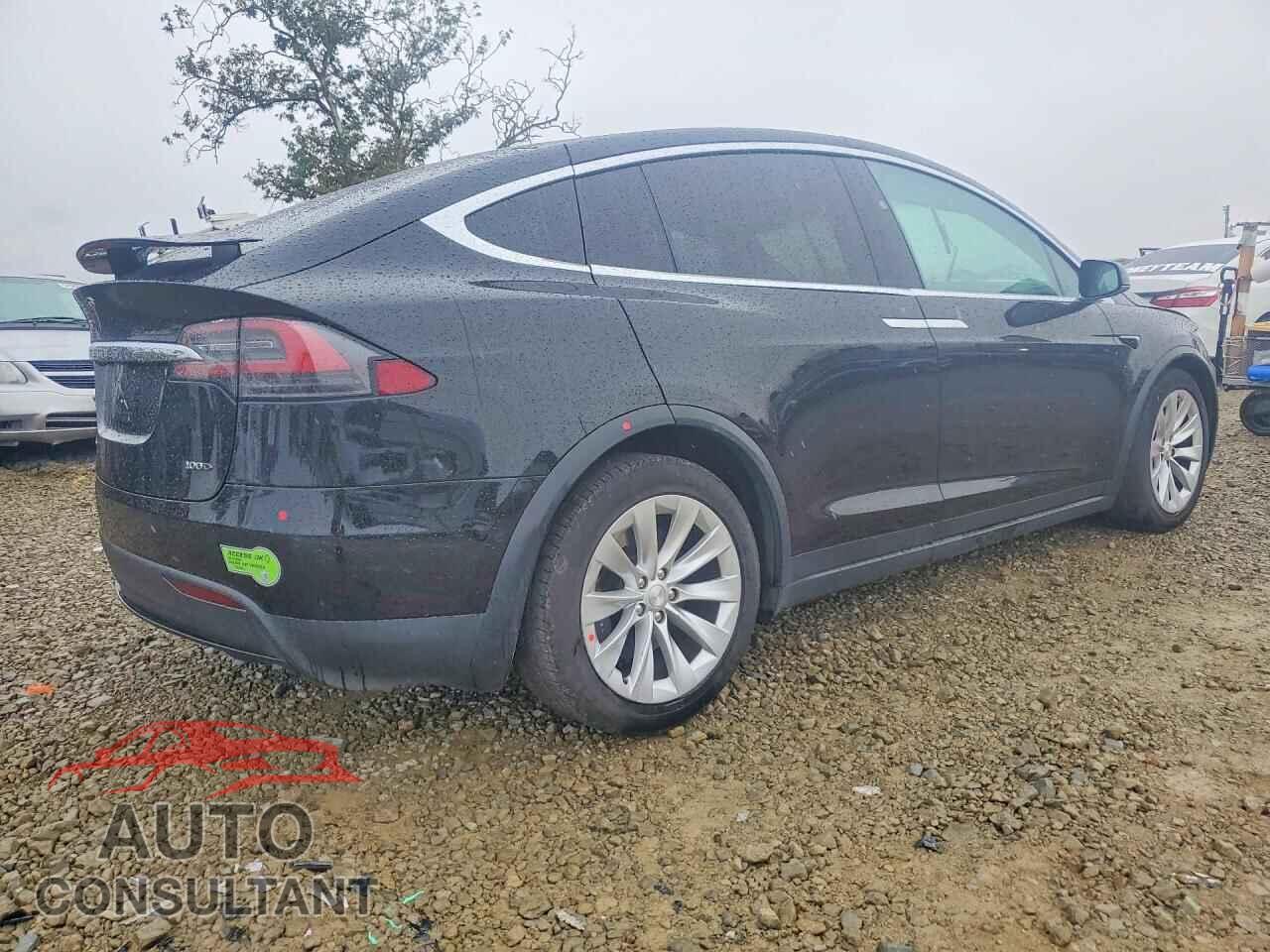 TESLA MODEL X 2017 - 5YJXCAE24HF060222