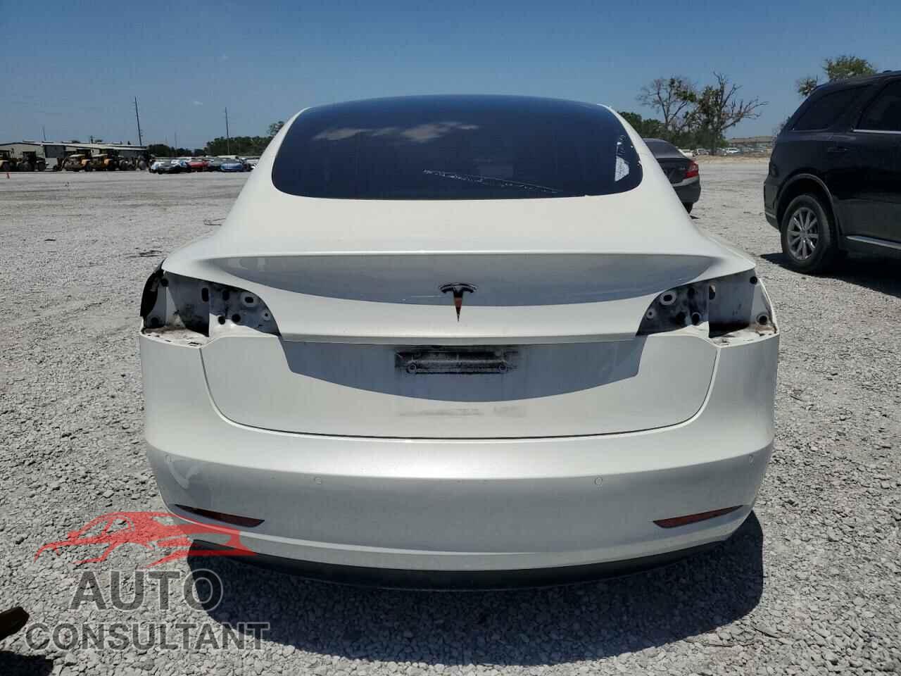 TESLA MODEL 3 2021 - 5YJ3E1EA1MF031934