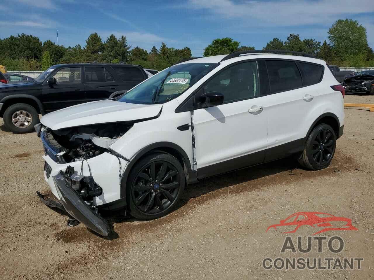 FORD ESCAPE 2019 - 1FMCU0GD5KUB22046
