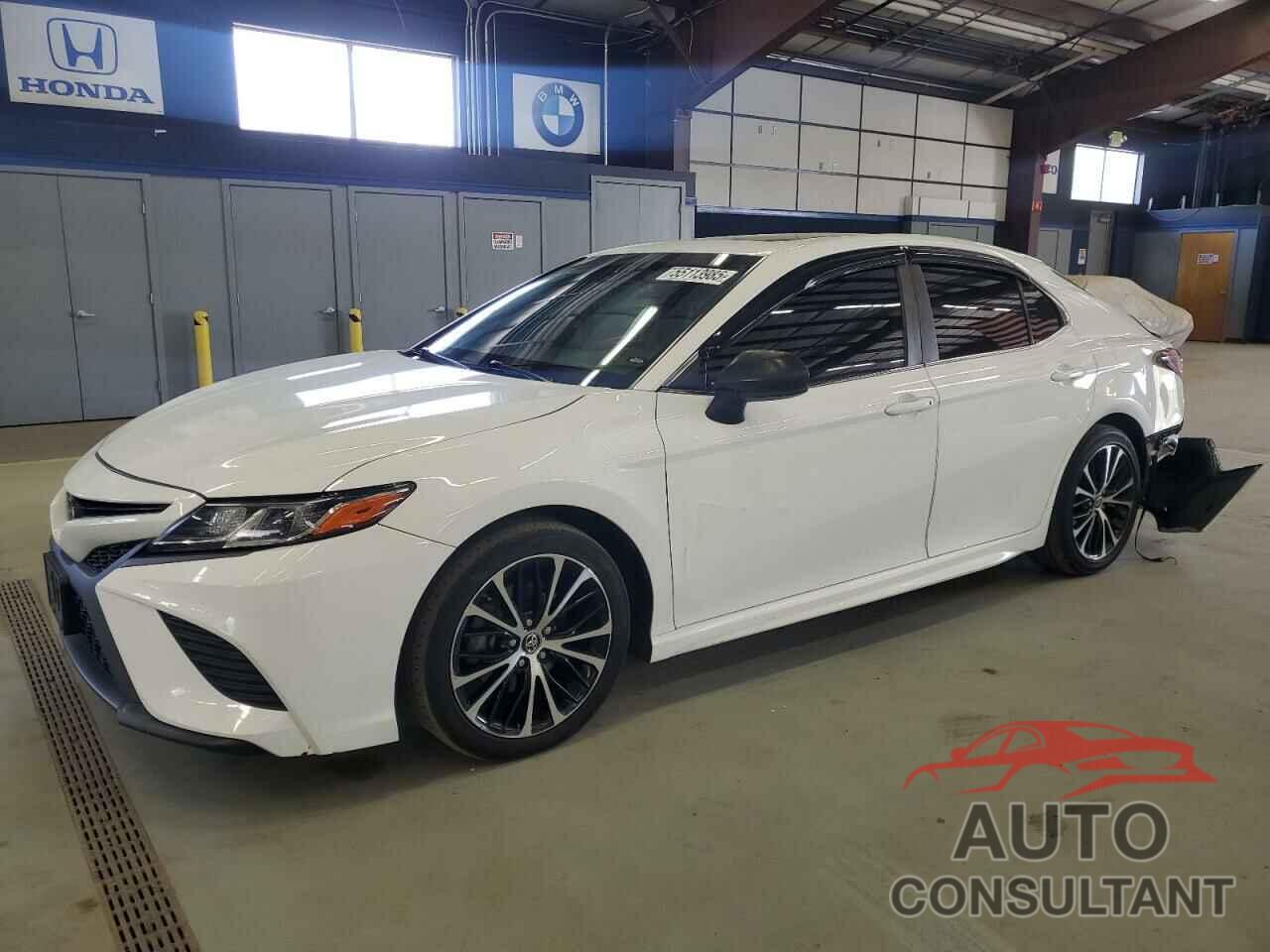 TOYOTA CAMRY 2018 - 4T1B11HK8JU587197