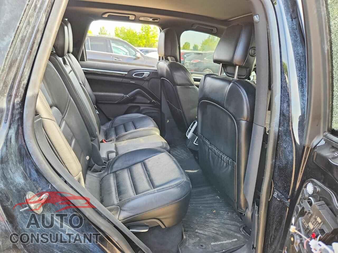 PORSCHE CAYENNE 2017 - WP1AA2A29HKA90163
