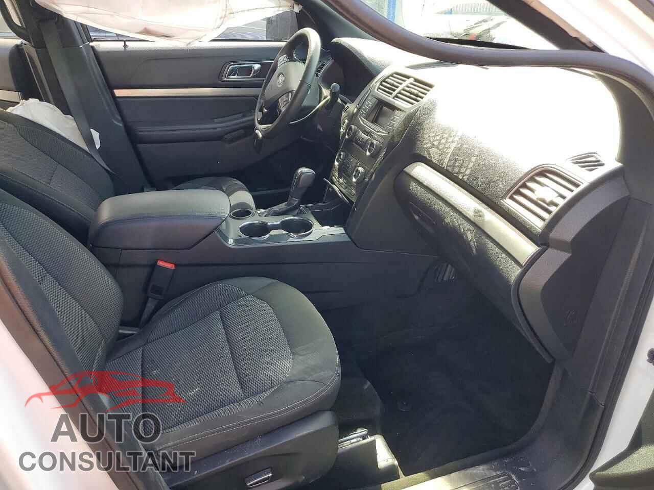 FORD EXPLORER 2018 - 1FM5K7D80JGA95608