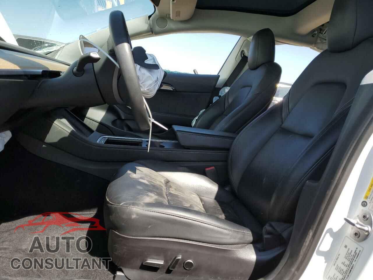 TESLA MODEL 3 2021 - 5YJ3E1EA0MF985574