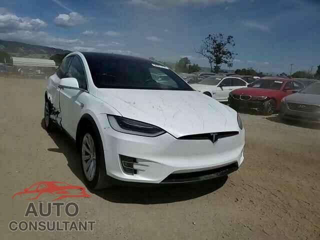 TESLA MODEL X 2017 - 5YJXCAE20HF044180