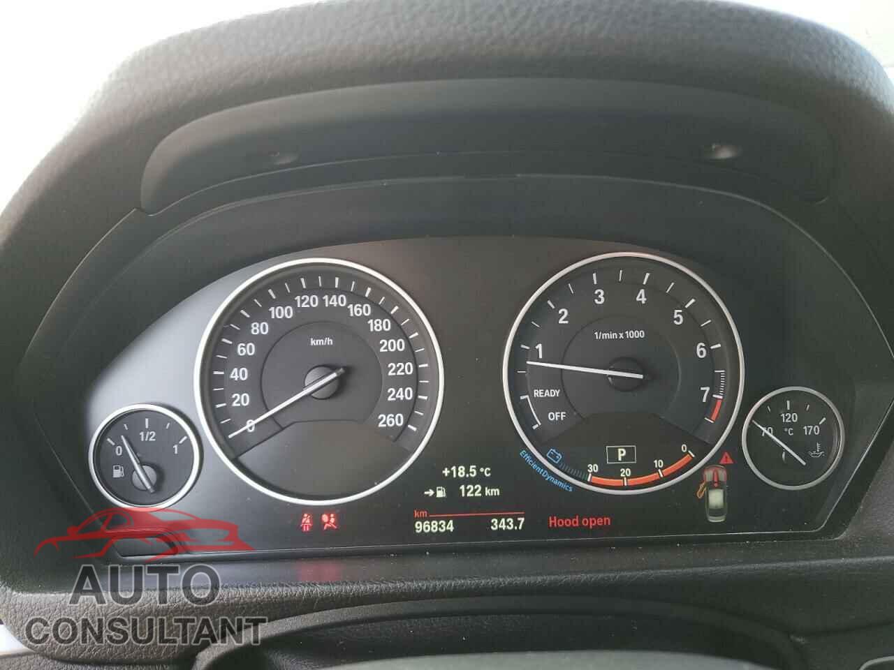 BMW 3 SERIES 2017 - WBA8A3C37HK692276
