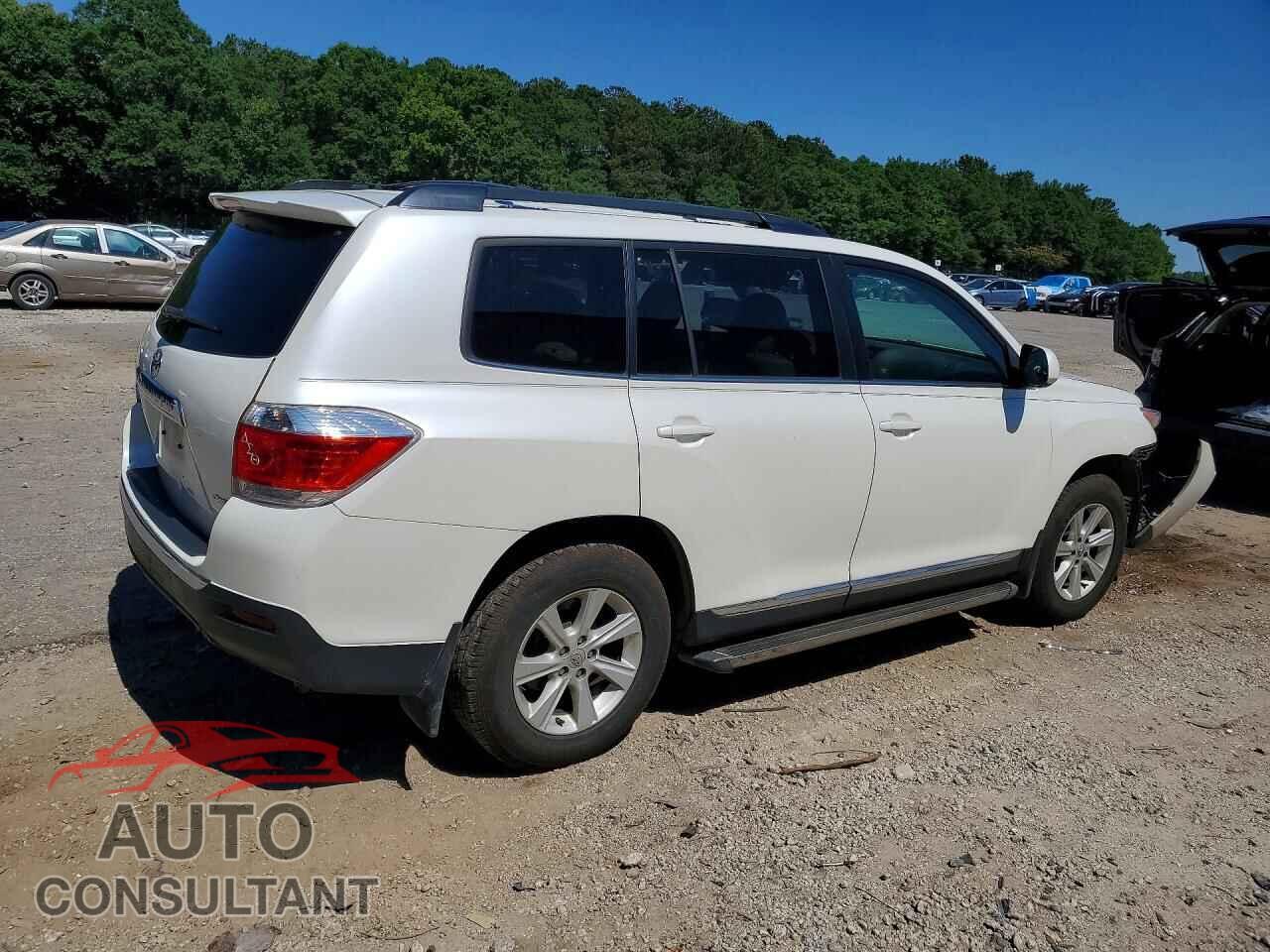 TOYOTA HIGHLANDER 2013 - 5TDBK3EH8DS269806