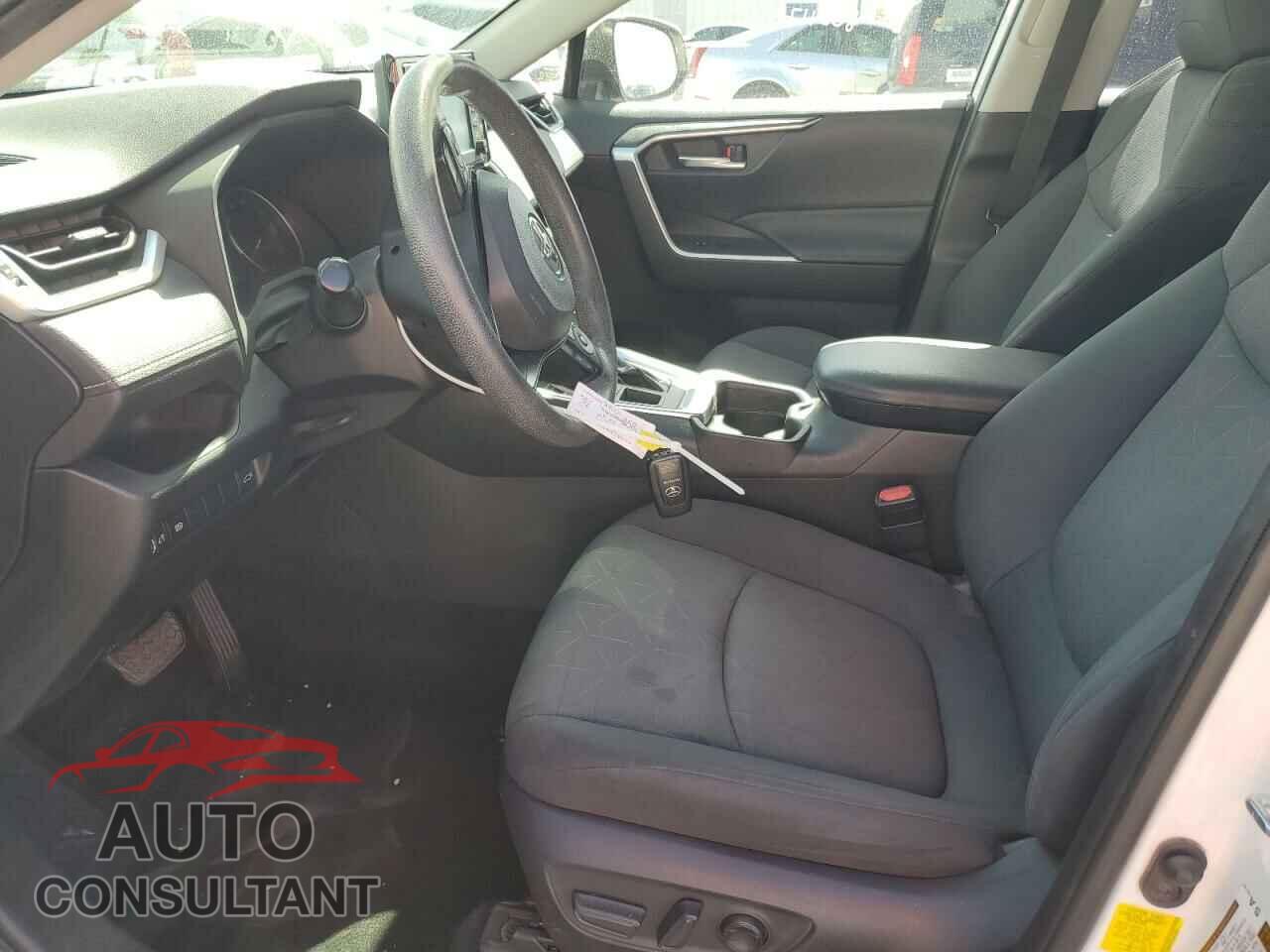 TOYOTA RAV4 2019 - JTMP1RFVXKD023638