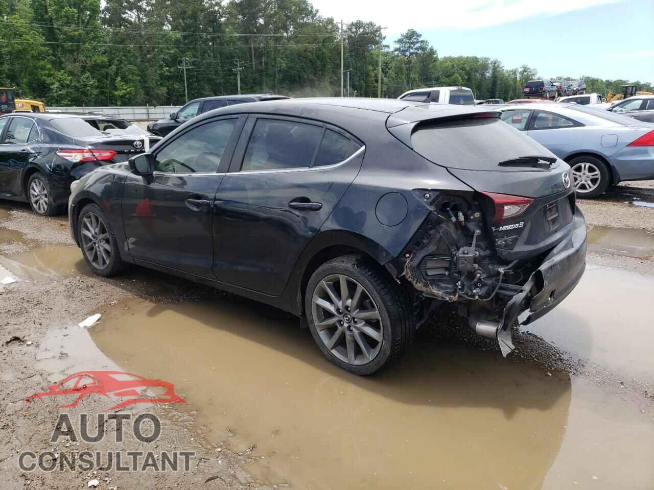 MAZDA 3 2018 - 3MZBN1L35JM200034