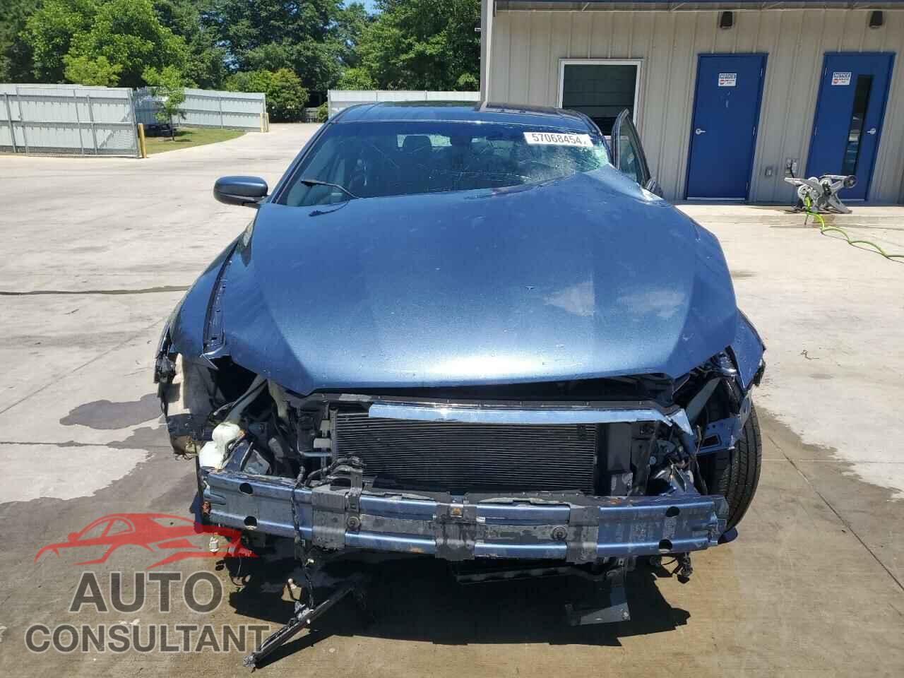 FORD TAURUS 2019 - 1FAHP2E87KG107295