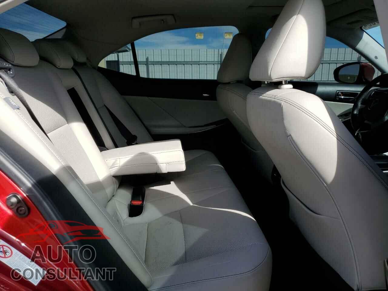 LEXUS IS 2014 - JTHCF1D23E5002900