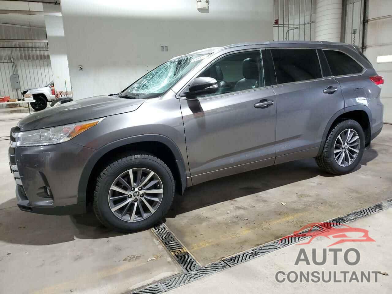 TOYOTA HIGHLANDER 2018 - 5TDJZRFH7JS534218