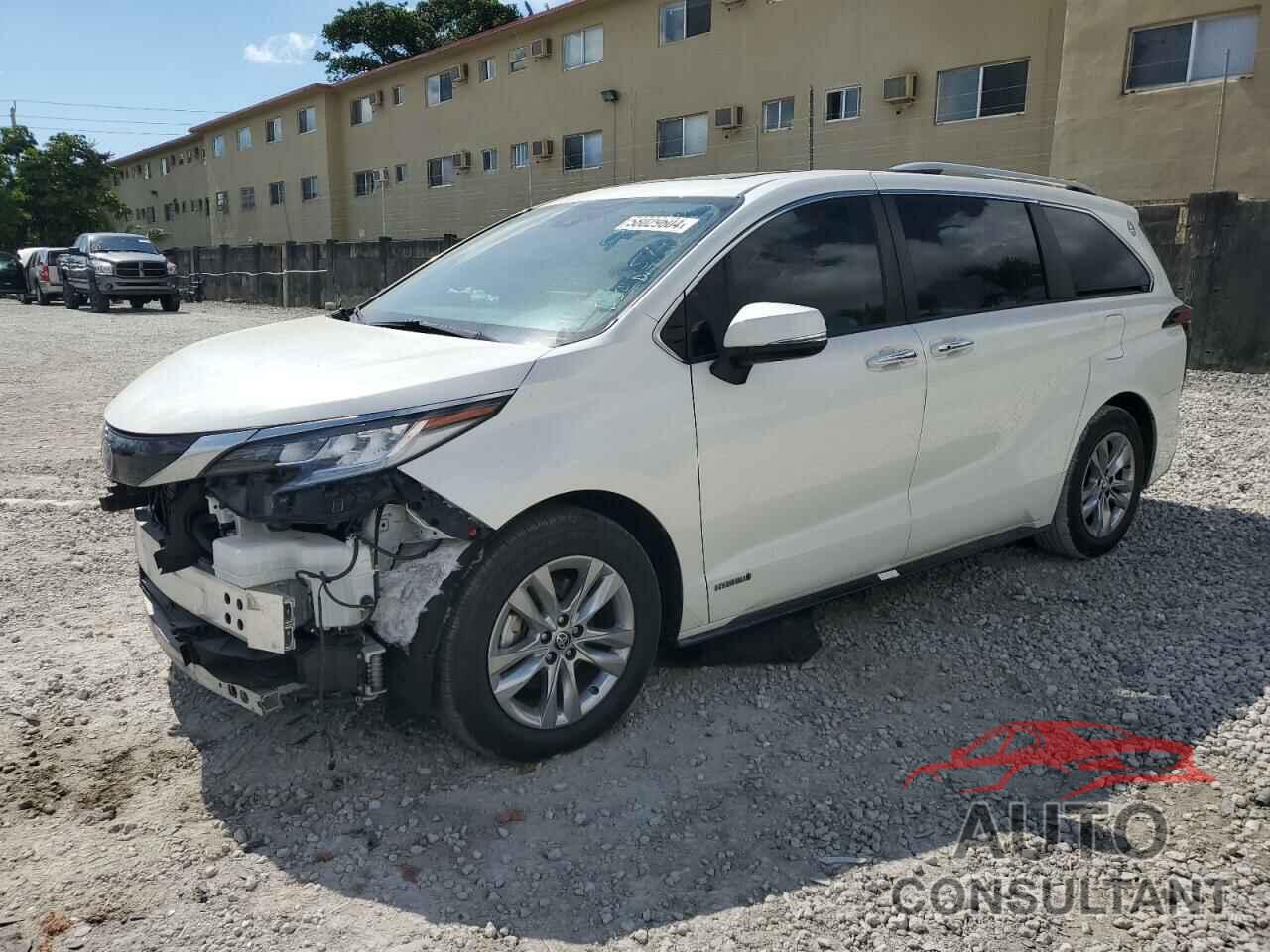 TOYOTA SIENNA 2021 - 5TDZRKEC8MS027445