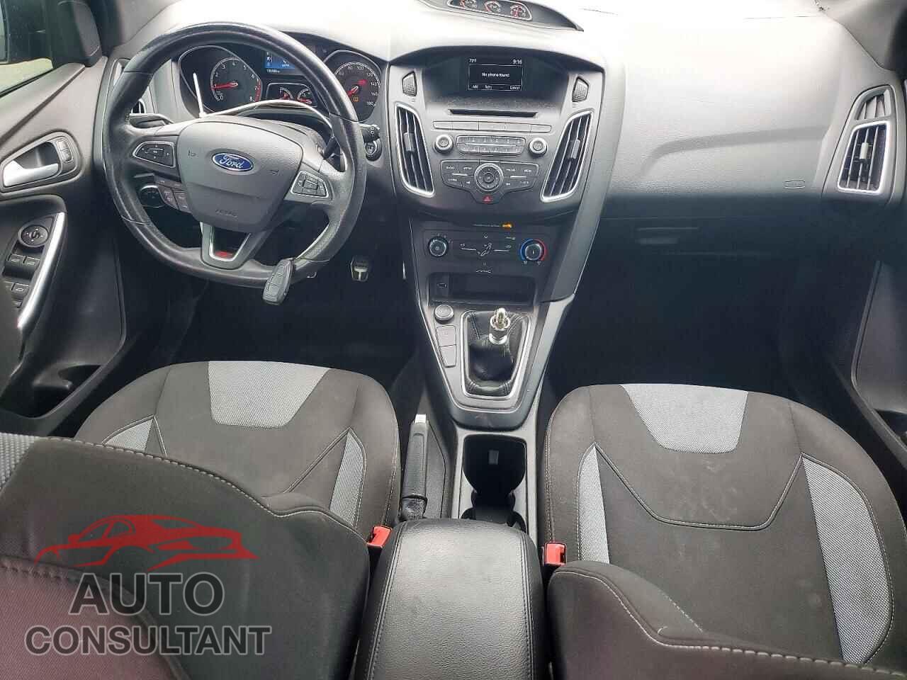 FORD FOCUS 2017 - 1FADP3L91HL266992