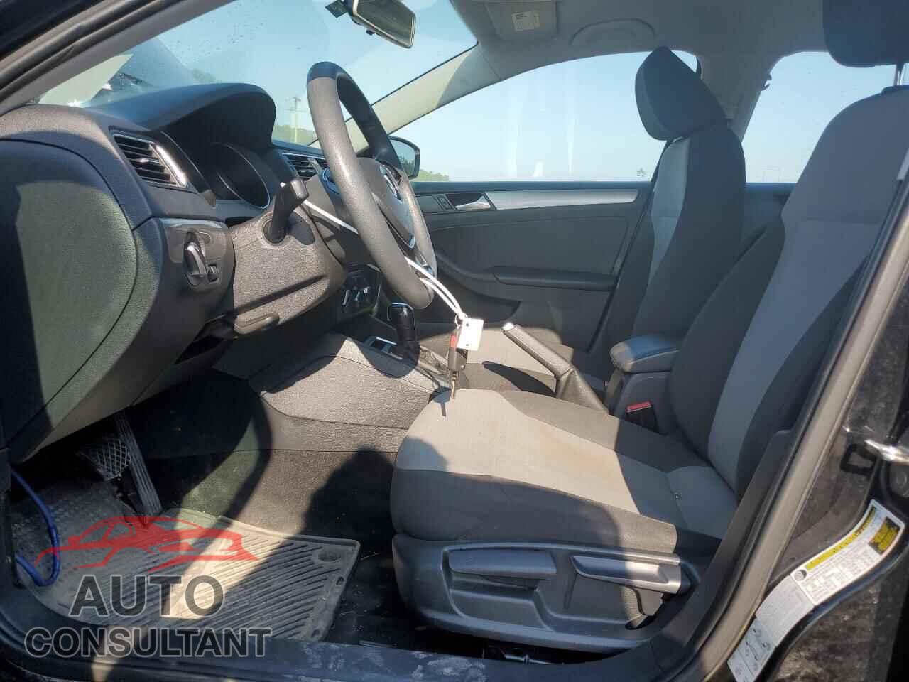 VOLKSWAGEN JETTA 2017 - 3VW2B7AJ6HM350600