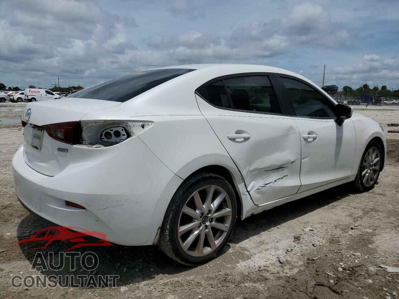 MAZDA 3 2017 - 3MZBN1V77HM118638