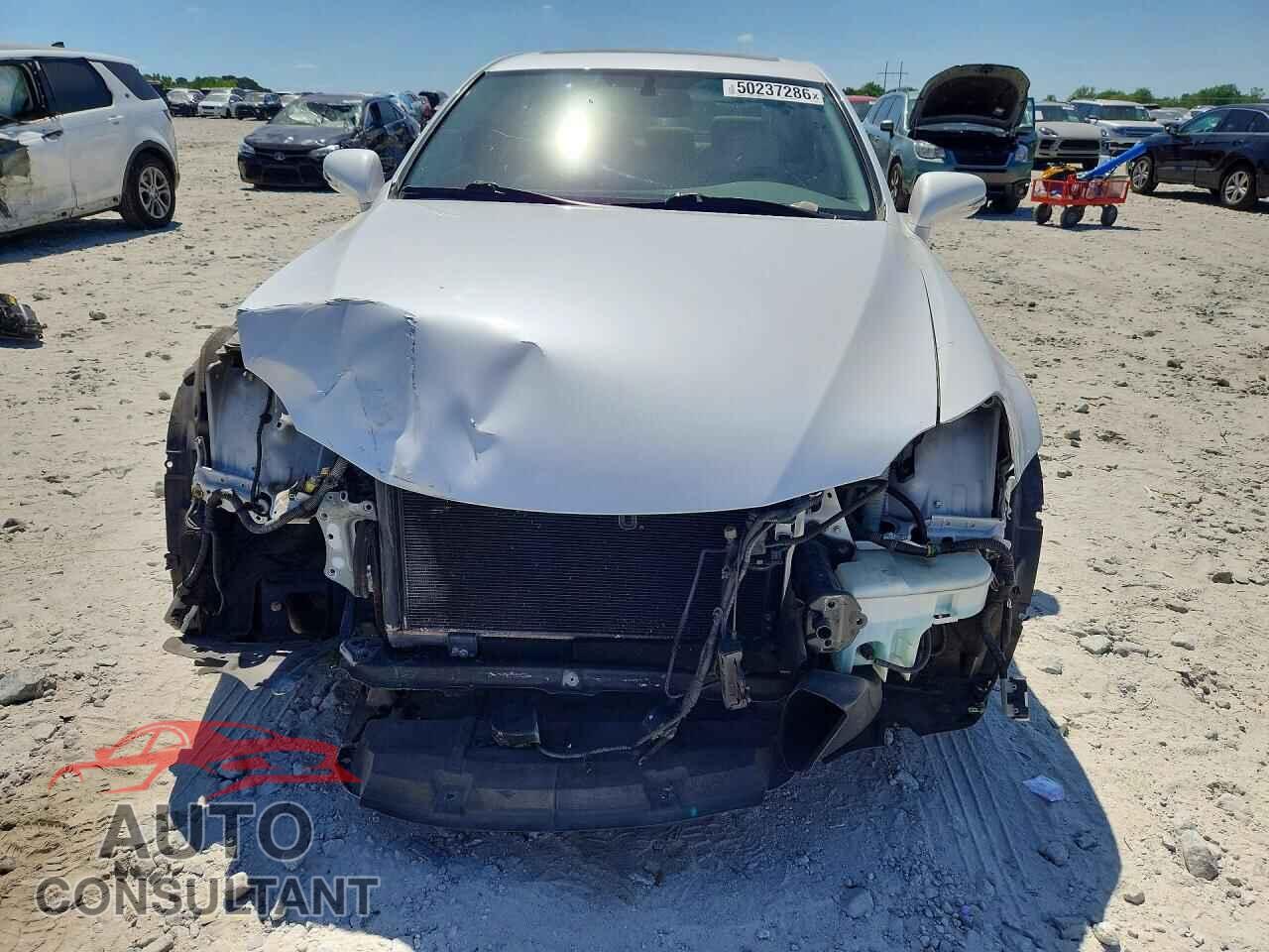 LEXUS IS 2012 - JTHCF5C2XC5056880