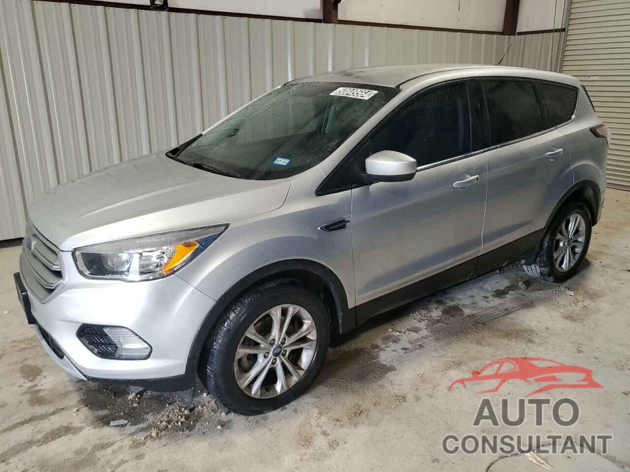 FORD ESCAPE 2017 - 1FMCU0GD5HUA31996
